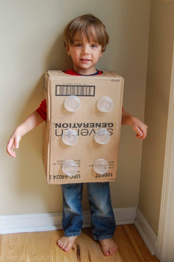 LEGO Halloween Costume(using Recycled Materials) : 6 Steps (with