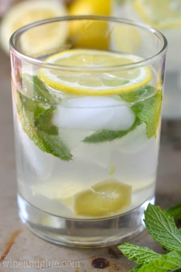 Lemon Ginger Mojito | The refreshing flavors of lemon, ginger, and mint in a delicious mojito!
