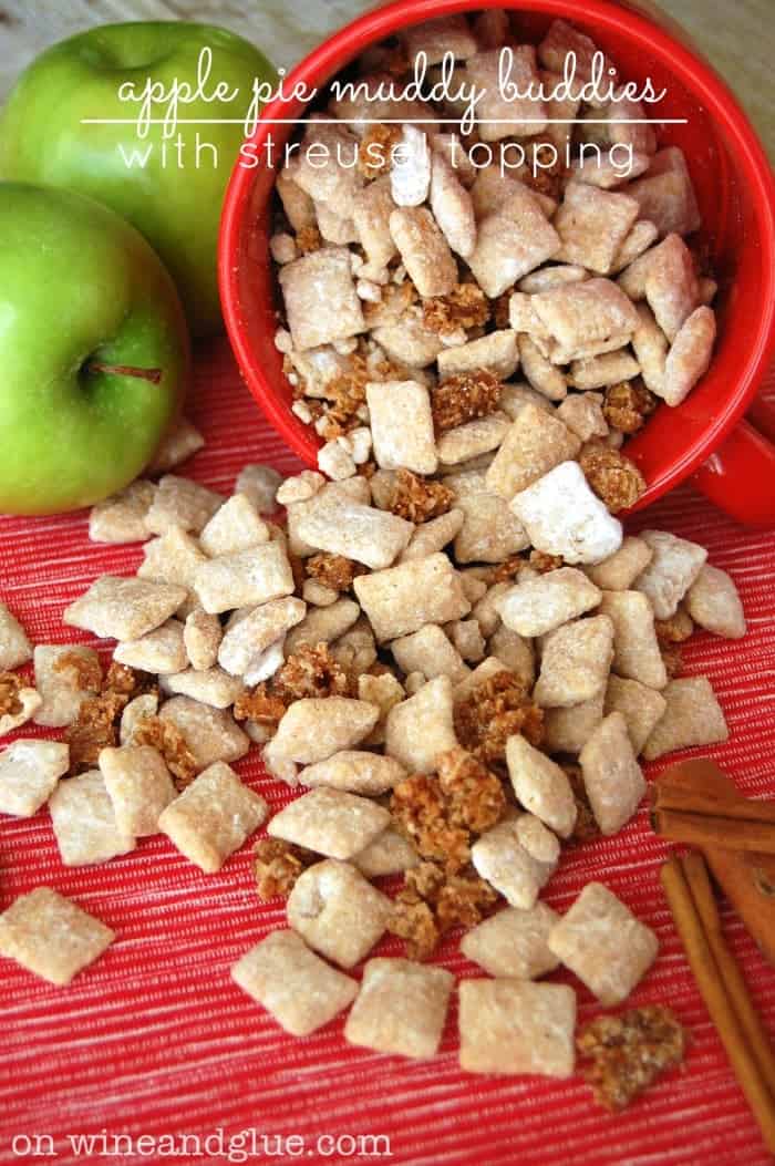 Apple Pie Muddy Buddies with Streusel Topping! The awesomeness of muddy buddies combined with the delicious taste of streusel topped apple pie! via www.wineandglue.com