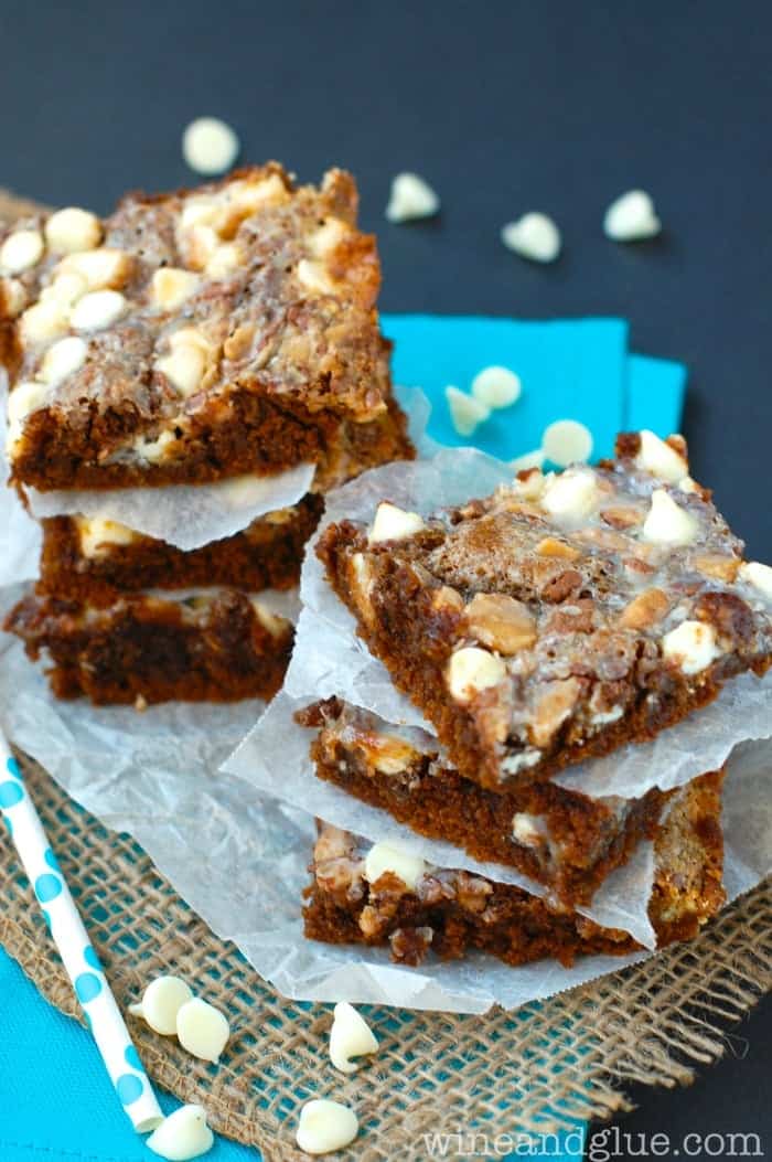 Molasses Magic Bars | www.wineandglue.com | The delicious flavor of molasses mixed with white chocolate and toffee for a perfect gooey magic bar