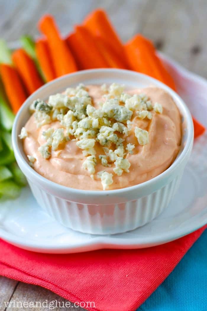 Skinny Buffalo Dip | www.wineandglue.com | A super easy and healthy appetizer!