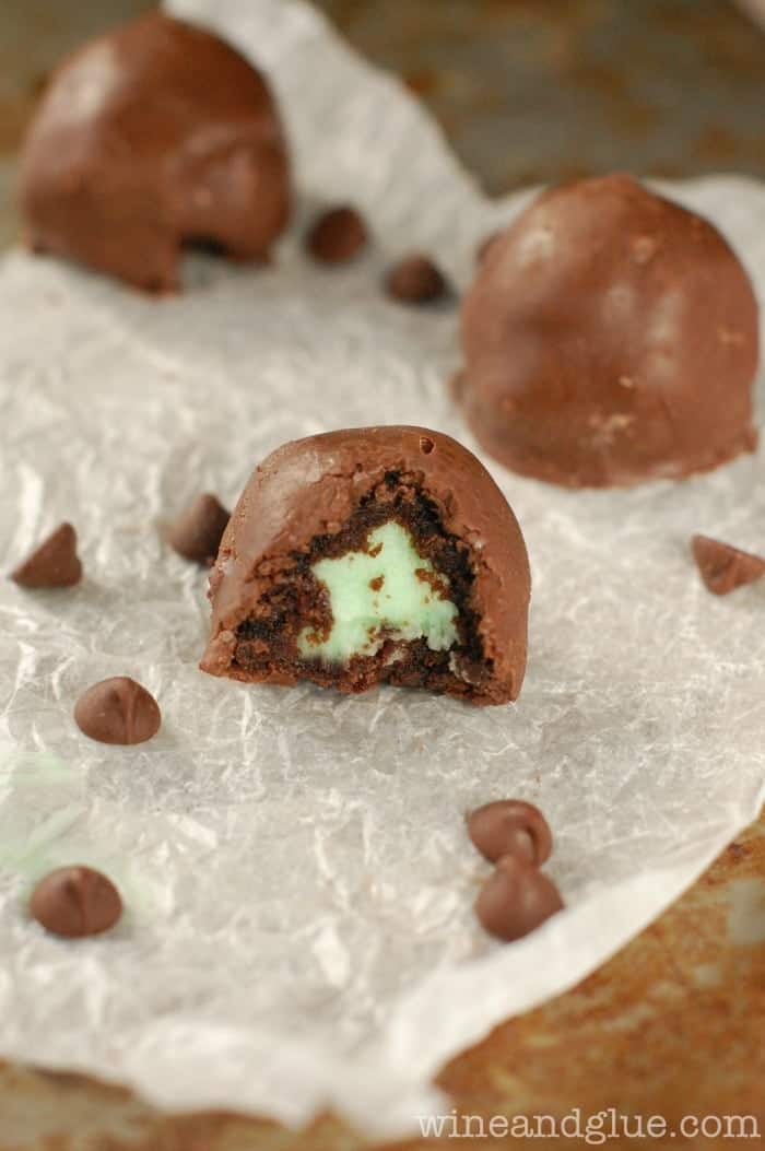Mint Creme Brownie Bombs | www.wineandglue.com | Irresistible brownie truffles filled with mint creme!