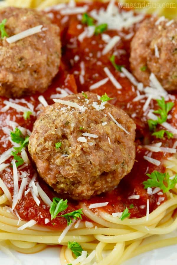 Plate of spaghetti and healthy meatballs.