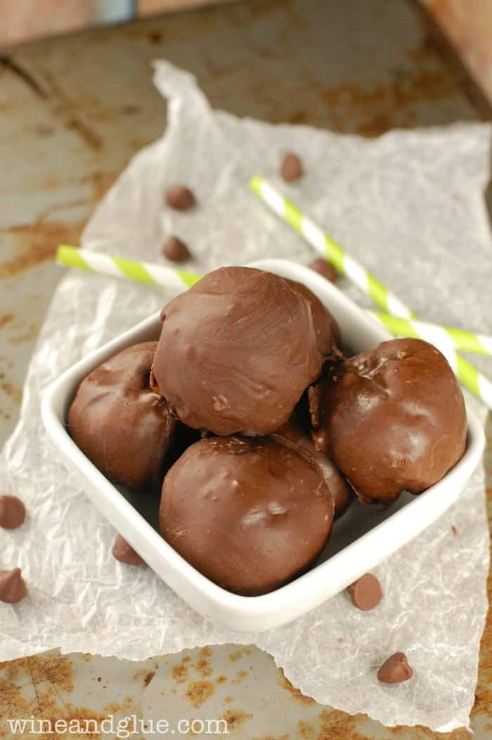 Mint Creme Brownie Bombs | www.wineandglue.com | Irresistible brownie truffles filled with mint creme!