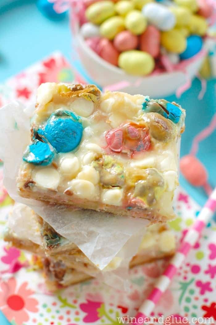 Robin Egg Magic Bars | www.wineandglue.com | With the graham cracker crust and the sugar cookie middle you won't be able to eat just one!