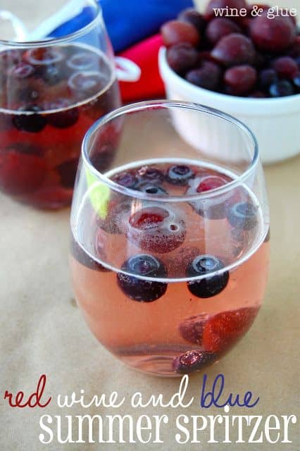 25 Berry Recipes & Desserts | www.wineandglue.com