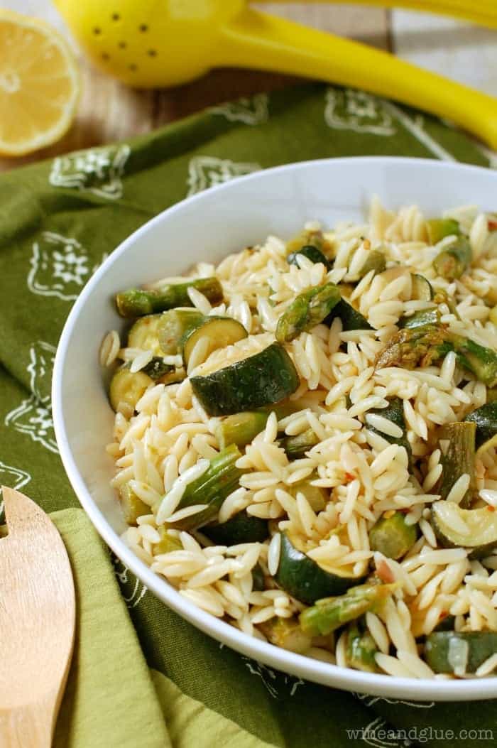 Orzo Pasta Salad with Asparagus and Zucchini | www.wineandglue.com | An easy side dish full of veggies and flavor!