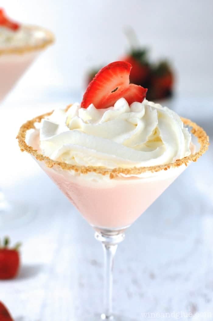 Strawberry Shortcake Martini | www.wineandglue.com | Your favorite childhood summer dessert all grown up!