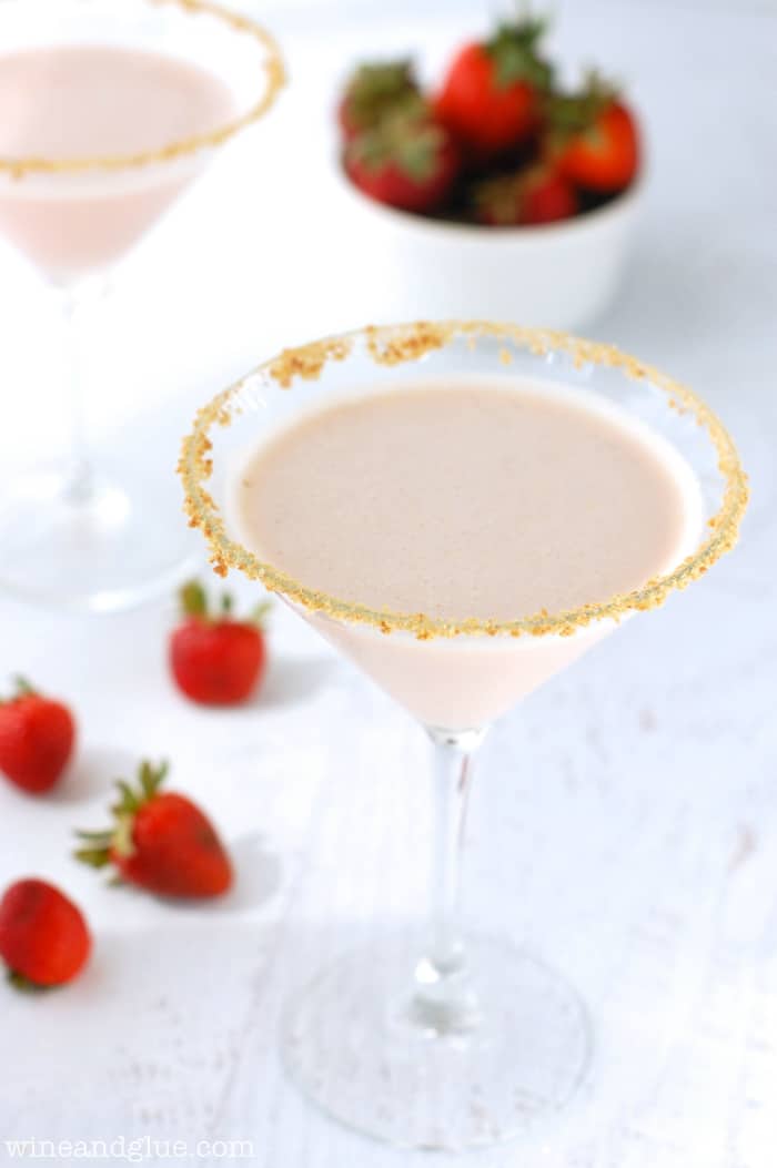 Strawberry Shortcake Martini | www.wineandglue.com | Your favorite childhood summer dessert all grown up!