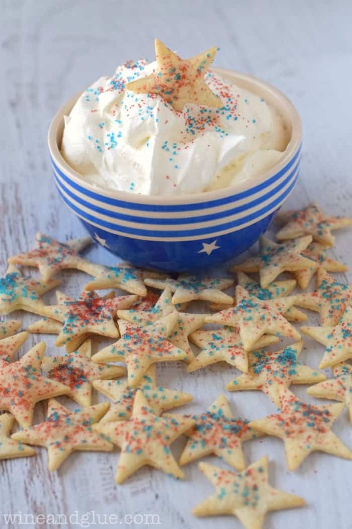 These Patriotic Pie Crust Dippers are such a simple and easy addition to a Fourth of July Party and so fun too!