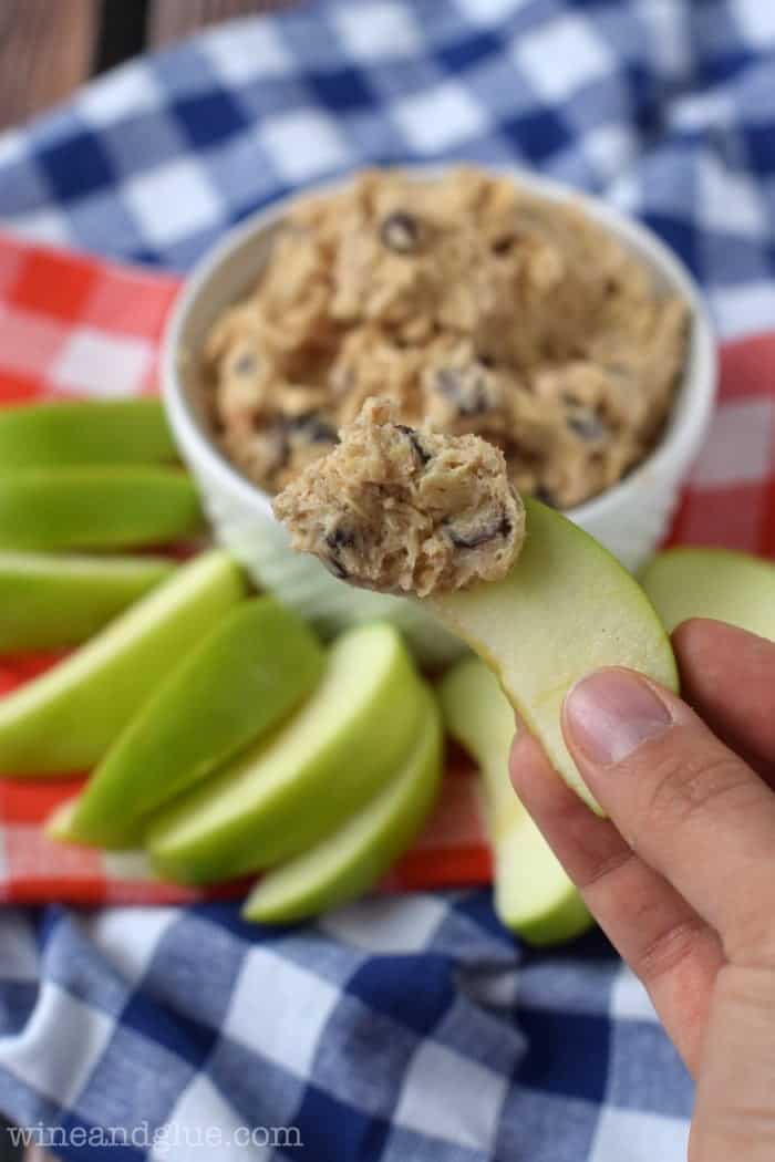 Oatmeal Raisin Cookie Dough Dip | Delicious, simple, easy, and irresistible!
