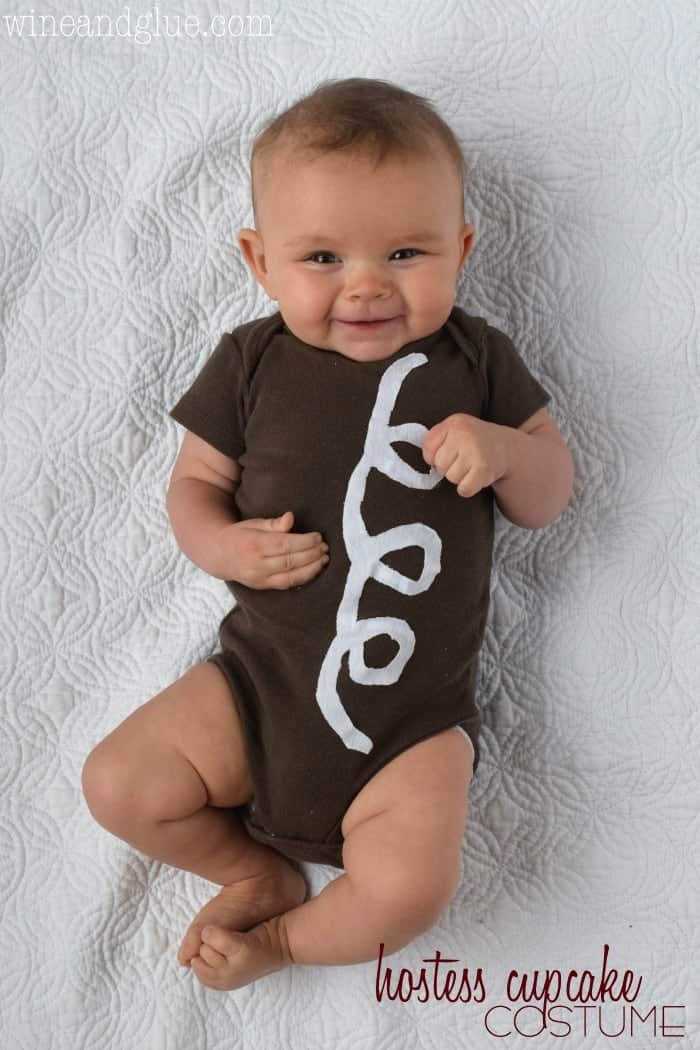 This Hostess Cupcake Baby Costume can be made in under 30 minutes with just a few supplies and it will make your baby look good enough to eat!
