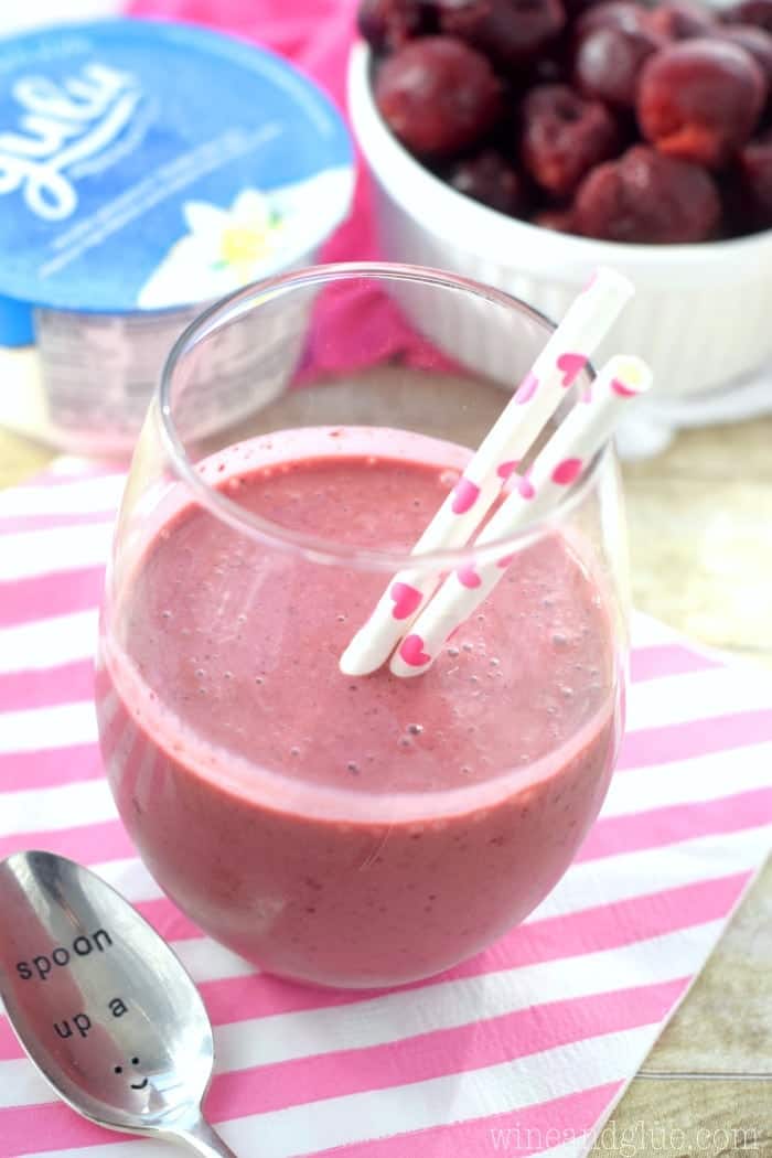 A delicious and super easy Cherry Vanilla Breakfast Smoothie to make your morning simple and tasty!