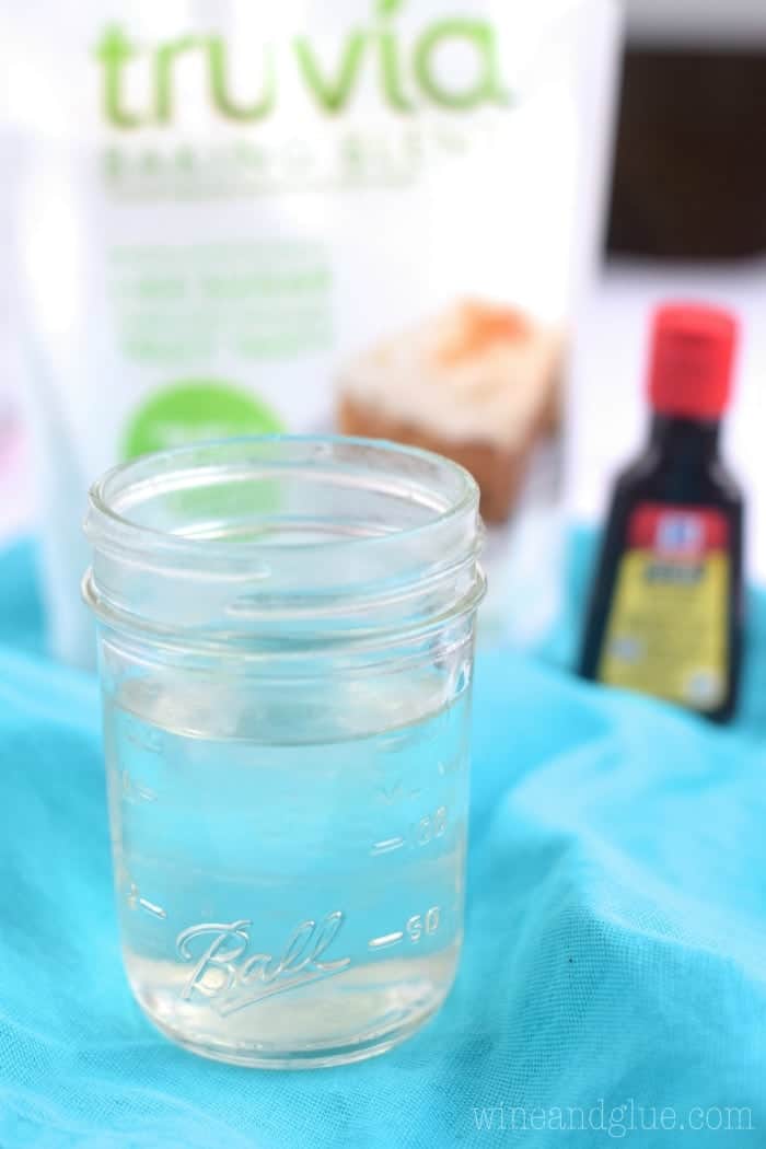 This Skinny Triple Sec has just a fraction of the calories of normal triple sec, and so yummy!