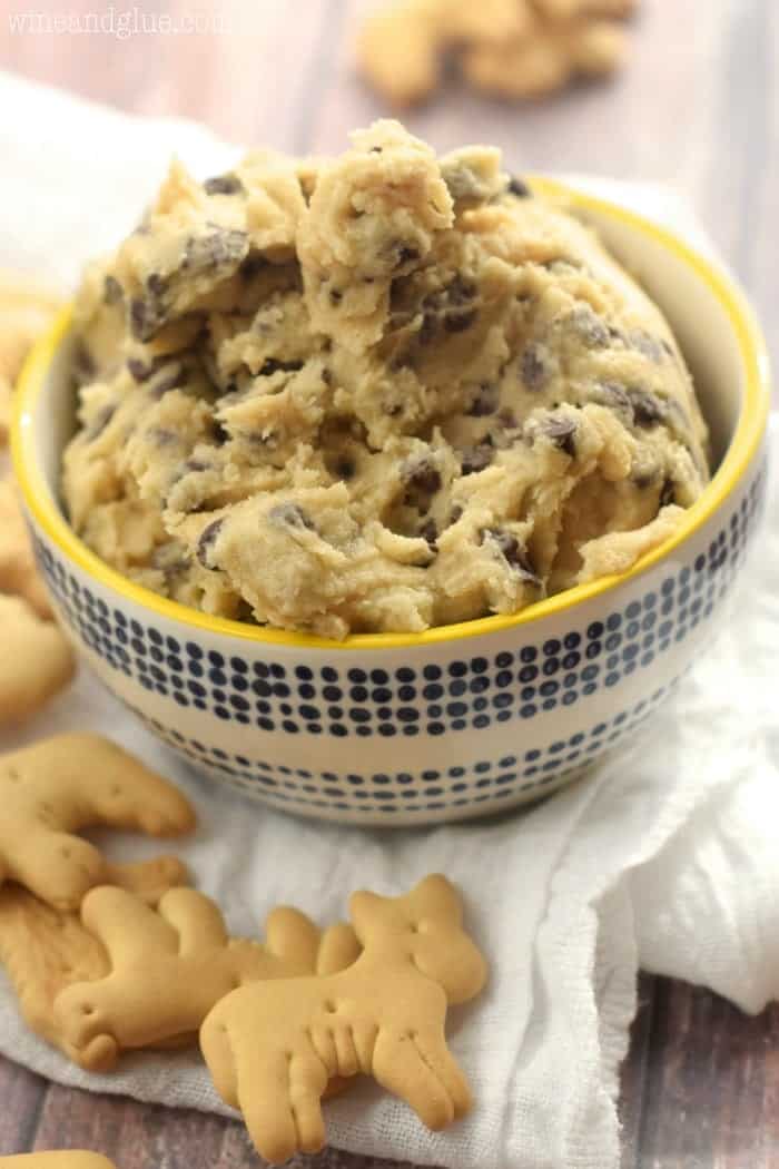 This Tagalong Cookie Dough Dip is that amazing chocolate and peanut butter Girl Scout cookie, broken down into cookie dough dip form!