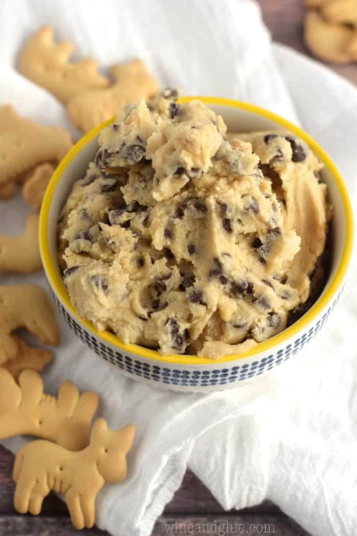 This Tagalong Cookie Dough Dip is that amazing chocolate and peanut butter Girl Scout cookie, broken down into cookie dough dip form!