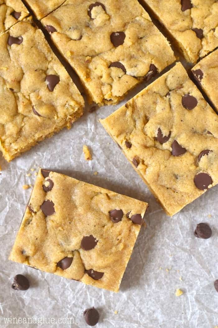 These Brown Butter Chocolate Chip Cookie Bars are insanely good! Like you cut off a slice and then suddenly the whole pan is gone good!
