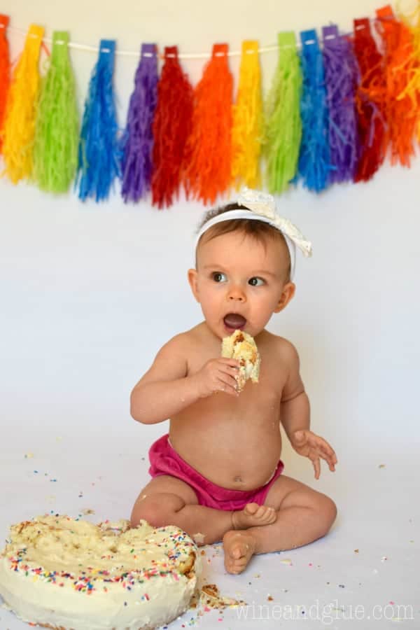 Take those cute pictures of your baby's first birthday and them eating their cake right at home with this DIY Cake Smash Photo Shoot!