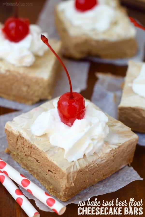 These Root Beer Float No Bake Cheesecake Bars are so easy to throw together, and full of creamy delicious root beer flavor!