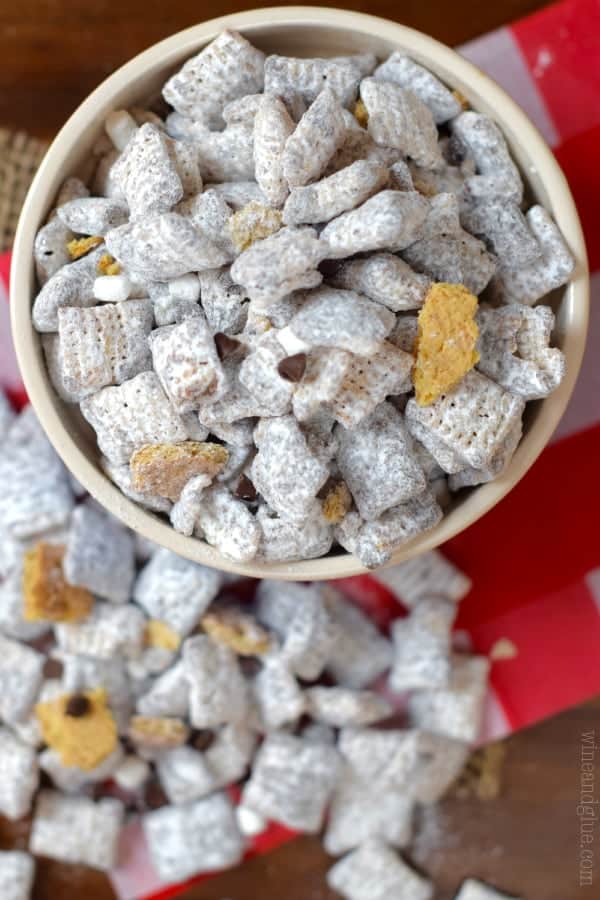 These S'mores Muddy Buddies are so easy to throw together but are such a fun treat!