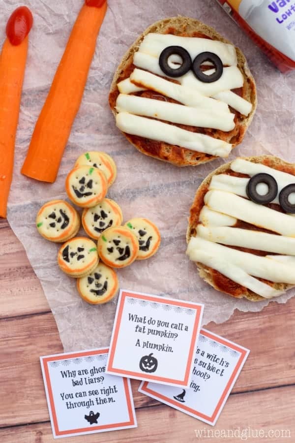 These Halloween Lunch Box Jokes will have your kids cracking up all fall! Available as a PDF or Silhouette print and cut files. 