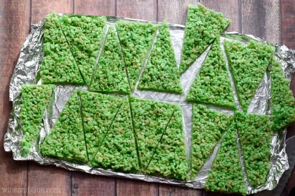 These Rice Krispies Treats Christmas Trees are so simple to make but are super delicious and make for such a fun holiday treat!