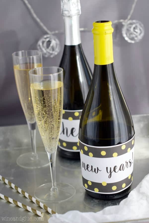 This New Year's Champagne Bottle Printable is super fun! And an easy way to decorate for New Year's Eve!