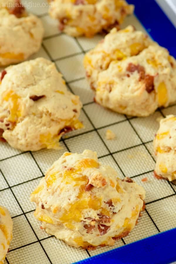 These Easy Bacon Cheddar Biscuits are so easy that you can perfectly throw them together right before serving your meal!