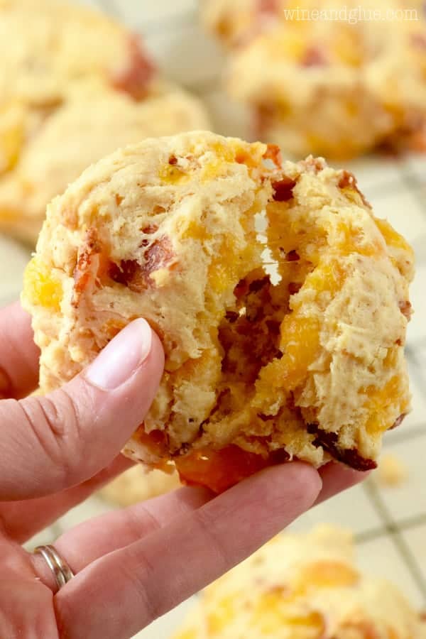 These Easy Bacon Cheddar Biscuits are so easy that you can perfectly throw them together right before serving your meal!