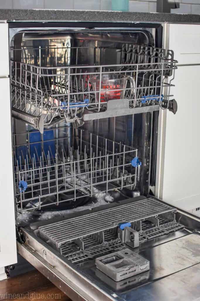 vinegar and baking soda in a dishwasher to clean it