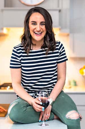 Photo of Lisa Longley of Wine And Glue