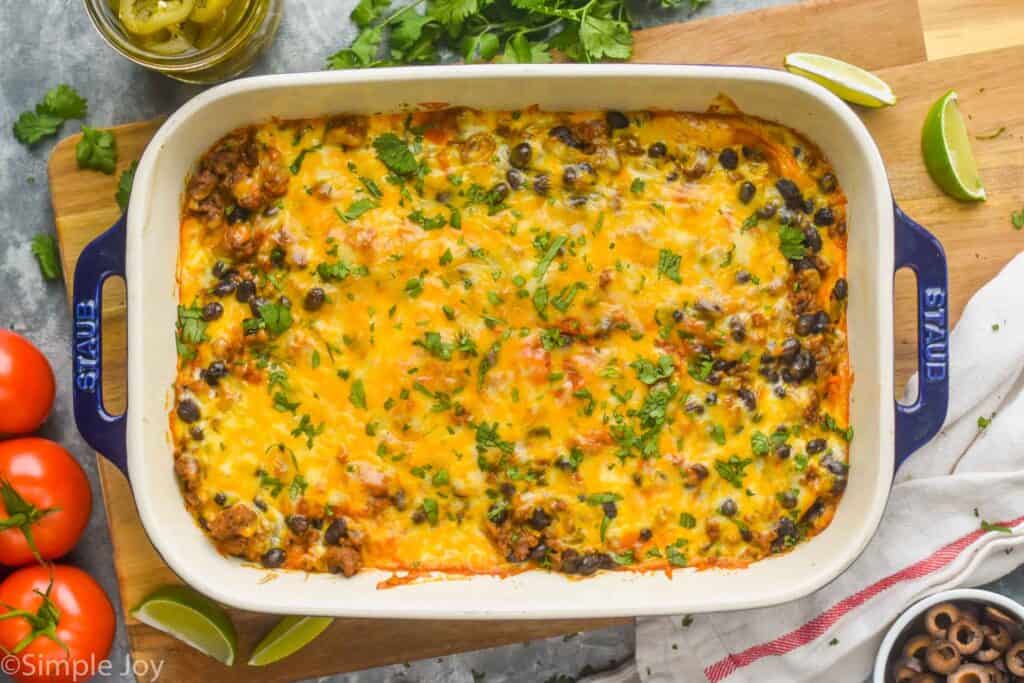 https://www.simplejoy.com/wp-content/uploads/2020/10/ground-beef-enchilada-casserole-1024x683.jpg