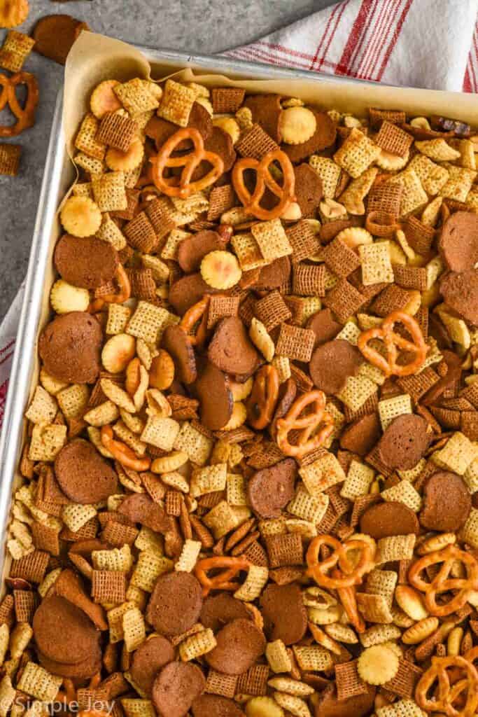 https://www.simplejoy.com/wp-content/uploads/2020/12/chex-mix-recipe-oven-683x1024.jpg