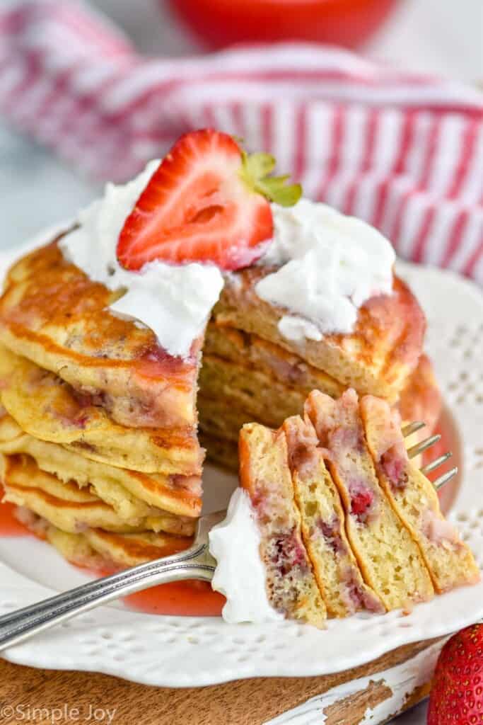 https://www.simplejoy.com/wp-content/uploads/2021/06/strawberry-pancake-recipe-683x1024.jpg