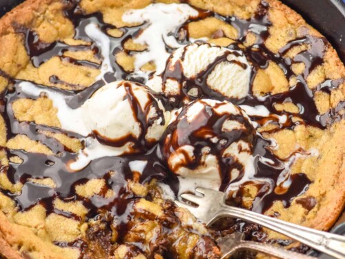 https://www.simplejoy.com/wp-content/uploads/2022/08/pizookie-500x375.jpg