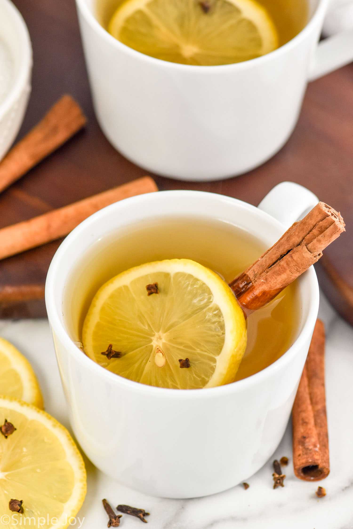 https://www.simplejoy.com/wp-content/uploads/2022/11/recipe-for-hot-toddy.jpg