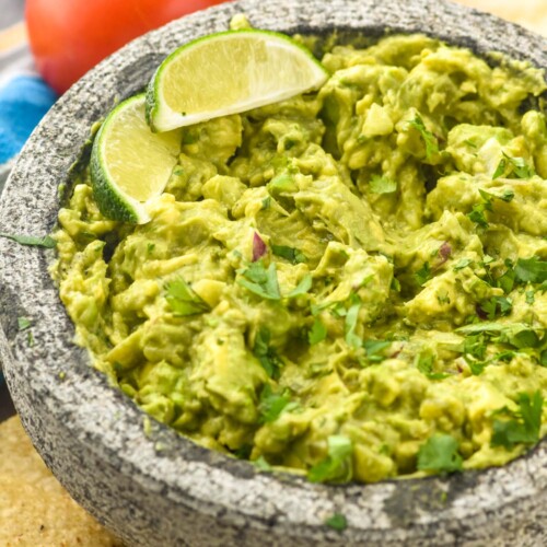 https://www.simplejoy.com/wp-content/uploads/2023/07/guacamole-recipe-500x500.jpg