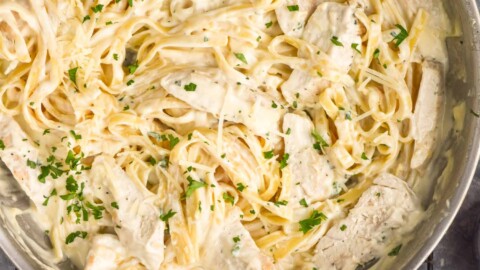 https://www.simplejoy.com/wp-content/uploads/2023/09/chicken-fettuccine-alfredo-480x270.jpg