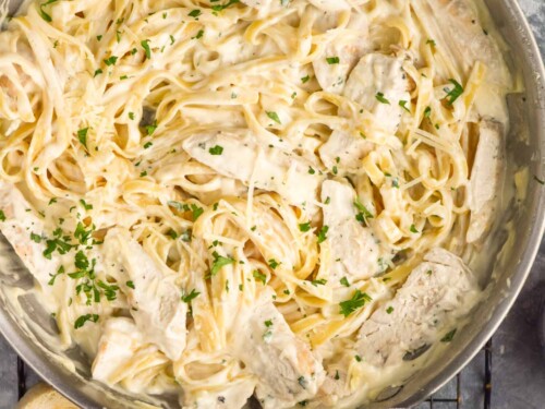 https://www.simplejoy.com/wp-content/uploads/2023/09/chicken-fettuccine-alfredo-500x375.jpg