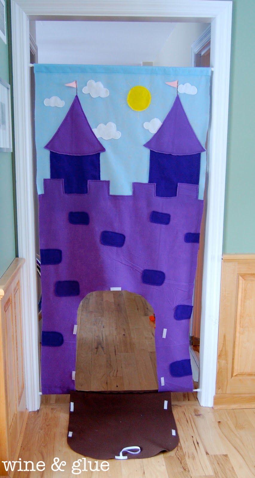 Doorway Castle by Wine & Glue #easy #homemade #gift